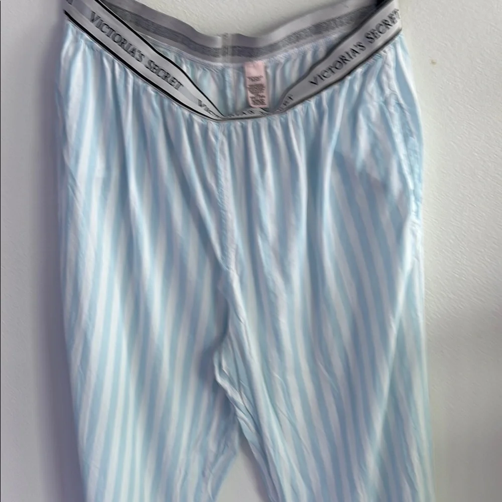 Victoria's Secret Sky Blue Sleepwear Set - Picture 6 of 10